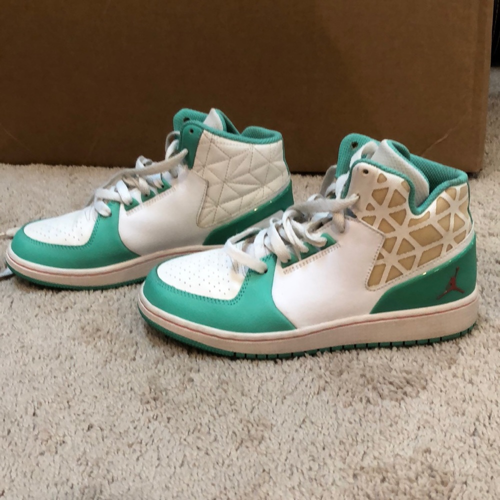 Size 5 Youth Nike Jordan’s